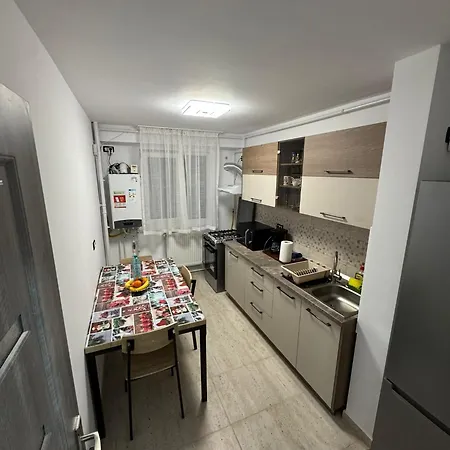 Elegant Si Confortabil, Complet Nou, 2 Camere, Zona Centrala Apartment