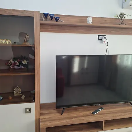 Elegant Si Confortabil, Complet Nou, 2 Camere, Zona Centrala *