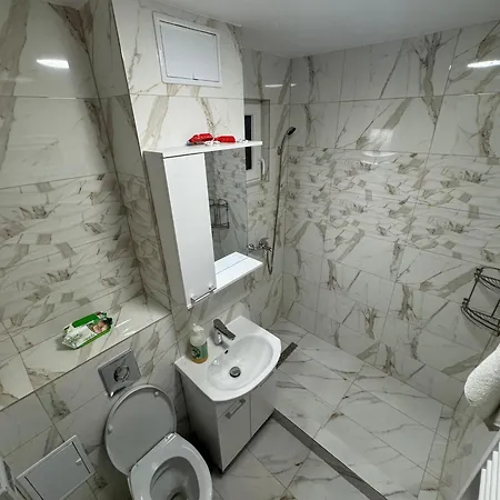 Elegant Si Confortabil, Complet Nou, 2 Camere, Zona Centrala 公寓 *