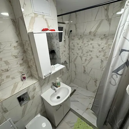 Elegant Si Confortabil, Complet Nou, 2 Camere, Zona Centrala 公寓 *